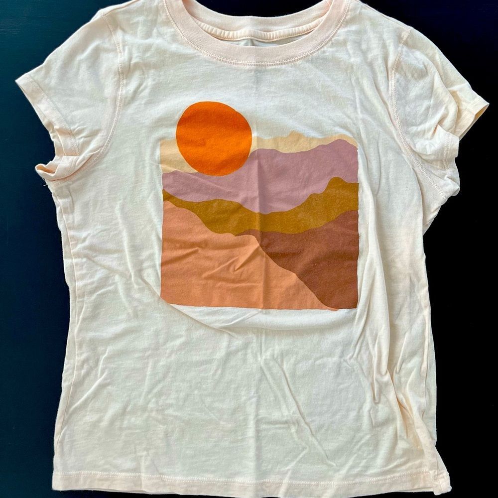 Universal Thread Graphic Tee